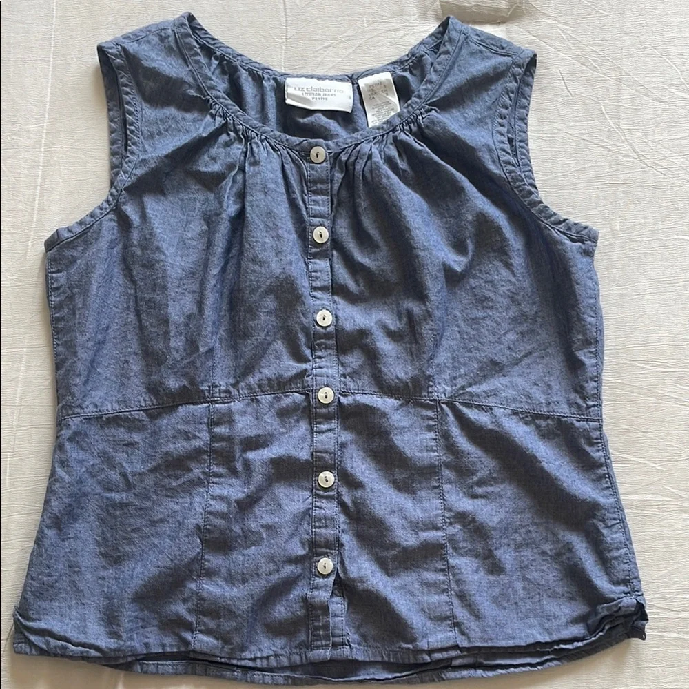 Women's Sleeveless Button-Down Chambray Top - Blue